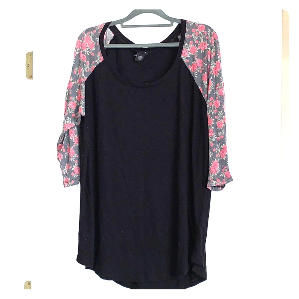 Torrid Size 3 shirt Floral 3/4 sleeves